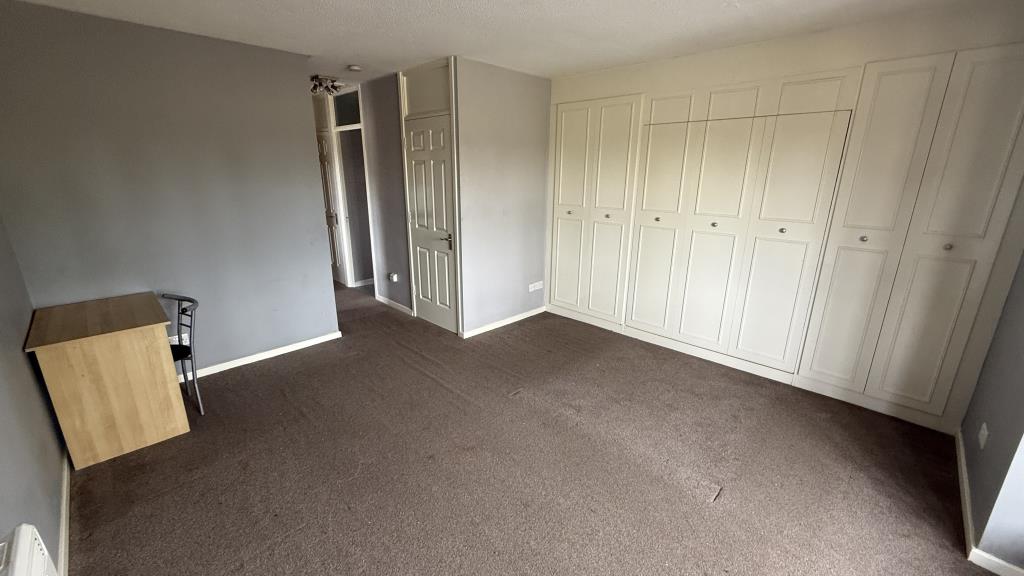 Lot: 144 - VACANT STUDIO FLAT FOR INVESTMENT - Internal image of studio living area from front window